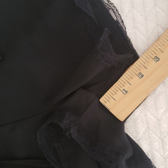 🖤3/$15 Silky Lace Trimmed Shorts, Size Medium - Picture 8 of 10